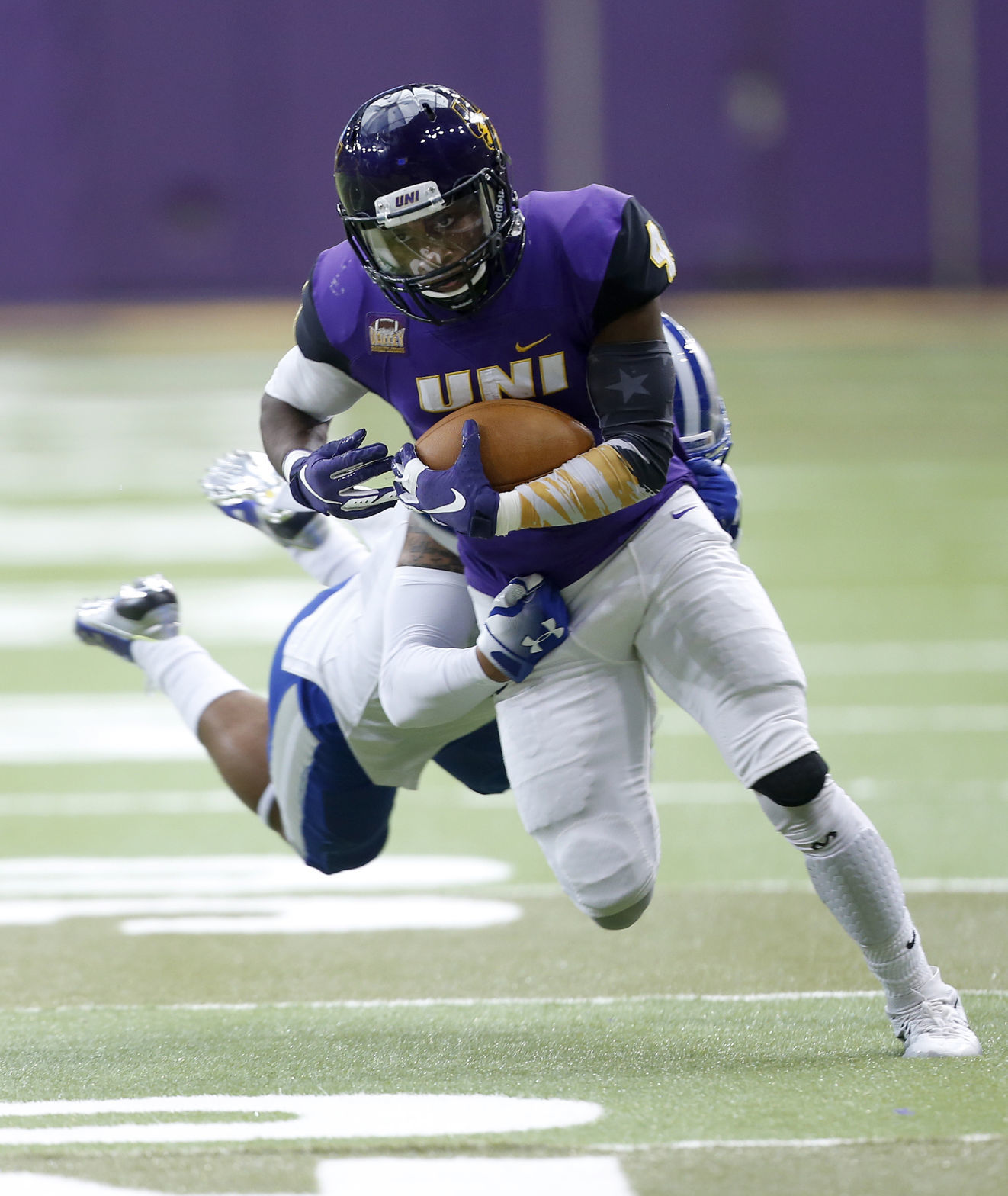 092218bp-uni-hampton-fb-03